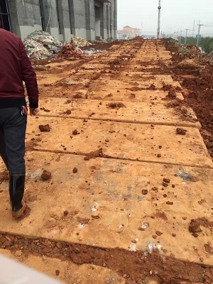 鋪路鋼板,路基箱,路基箱出租,長沙哪里有路基箱,湖南哪里有路基板出租,長沙哪里有鋪路鋼板出租,路基板,長沙路基箱出租,湖南遠(yuǎn)度路基箱租賃有限公司